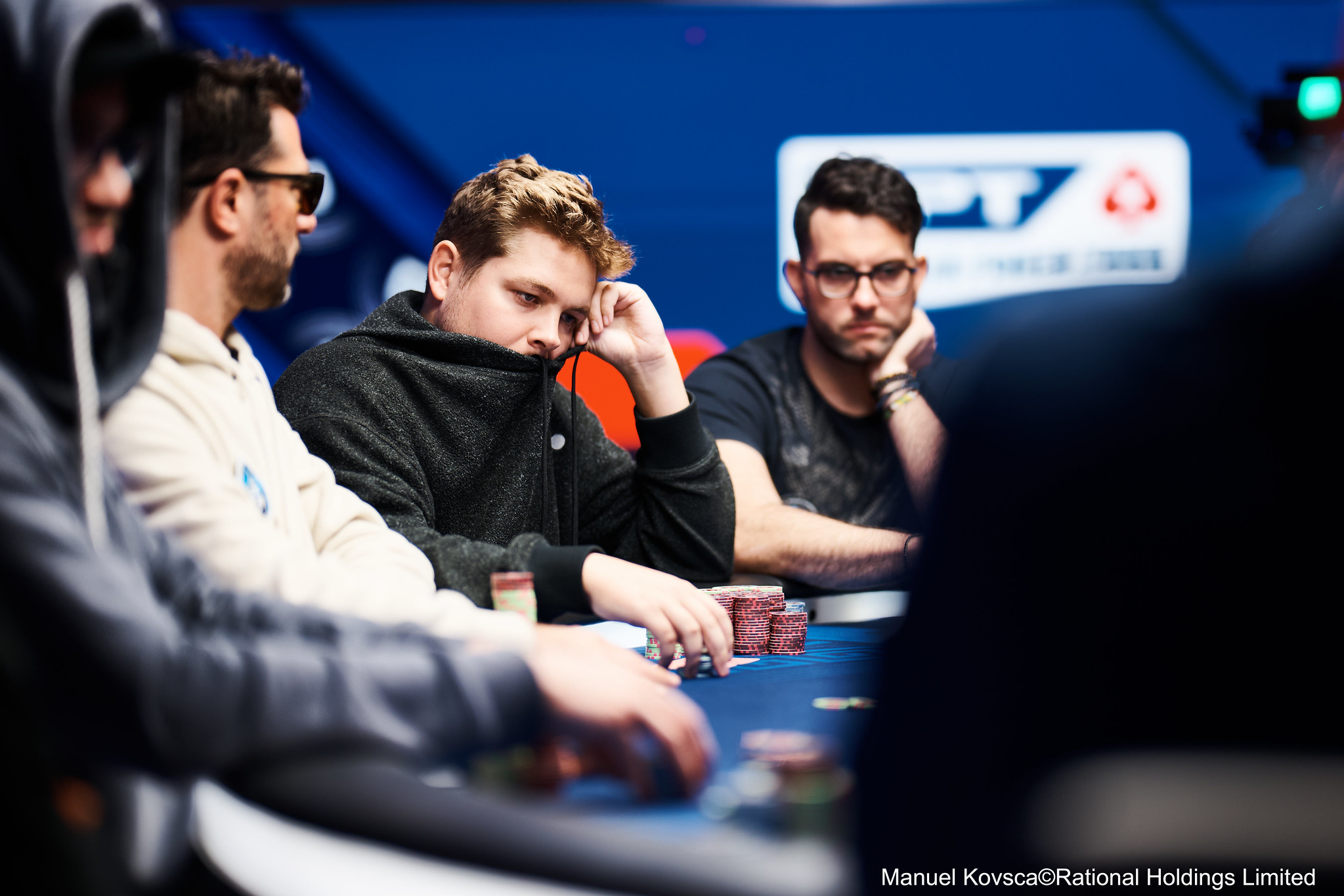 Oliver Weis na monster chipleade vo finále Main Eventu EPT Cyprus